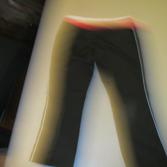 Black Aerie Fit Capris Size Medium - Picture 4 of 7